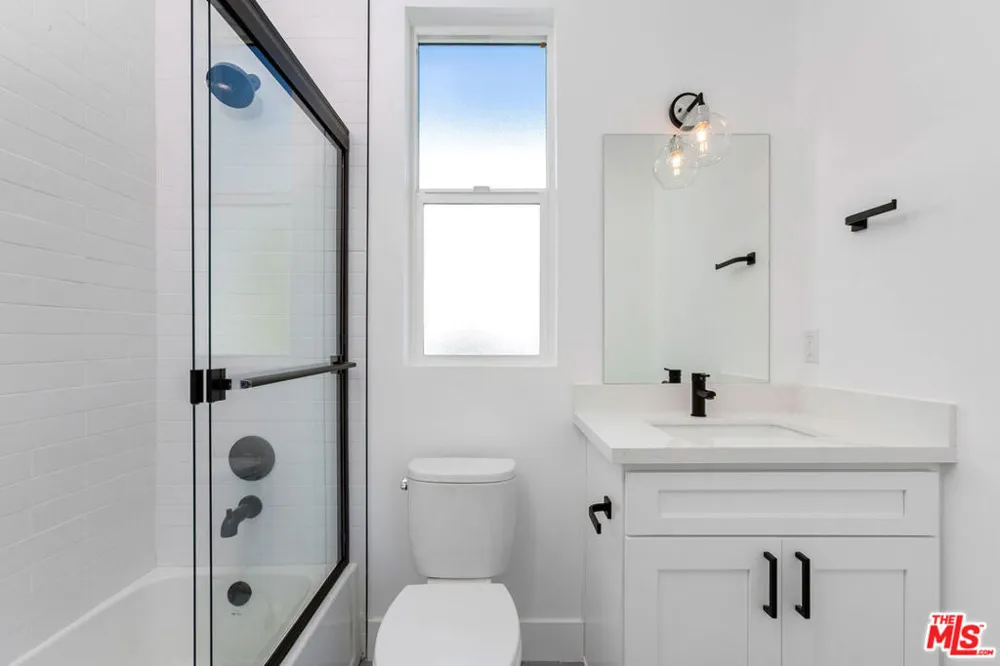 1255 Gower Street Los Angeles, CA 90038