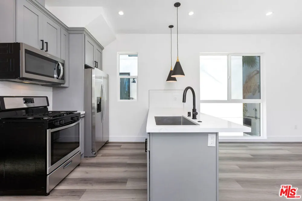 1255 Gower Street Los Angeles, CA 90038