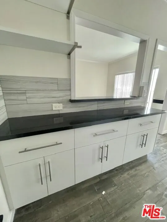 814 S Hobart Boulevard #404 Los Angeles, CA 90005
