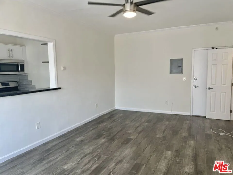 814 S Hobart Boulevard #404 Los Angeles, CA 90005
