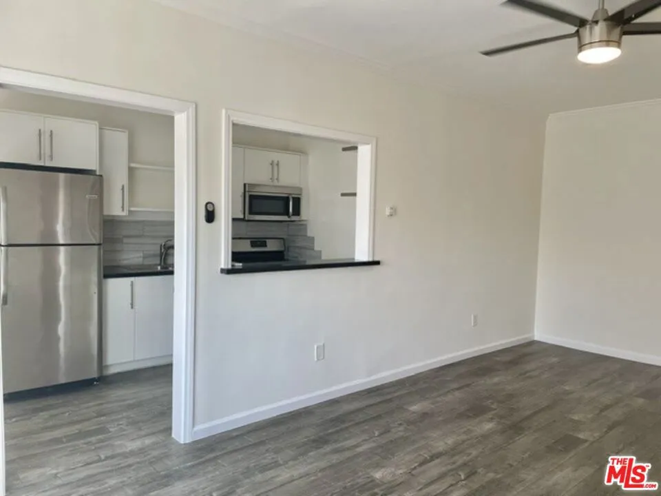 814 S Hobart Boulevard #404 Los Angeles, CA 90005