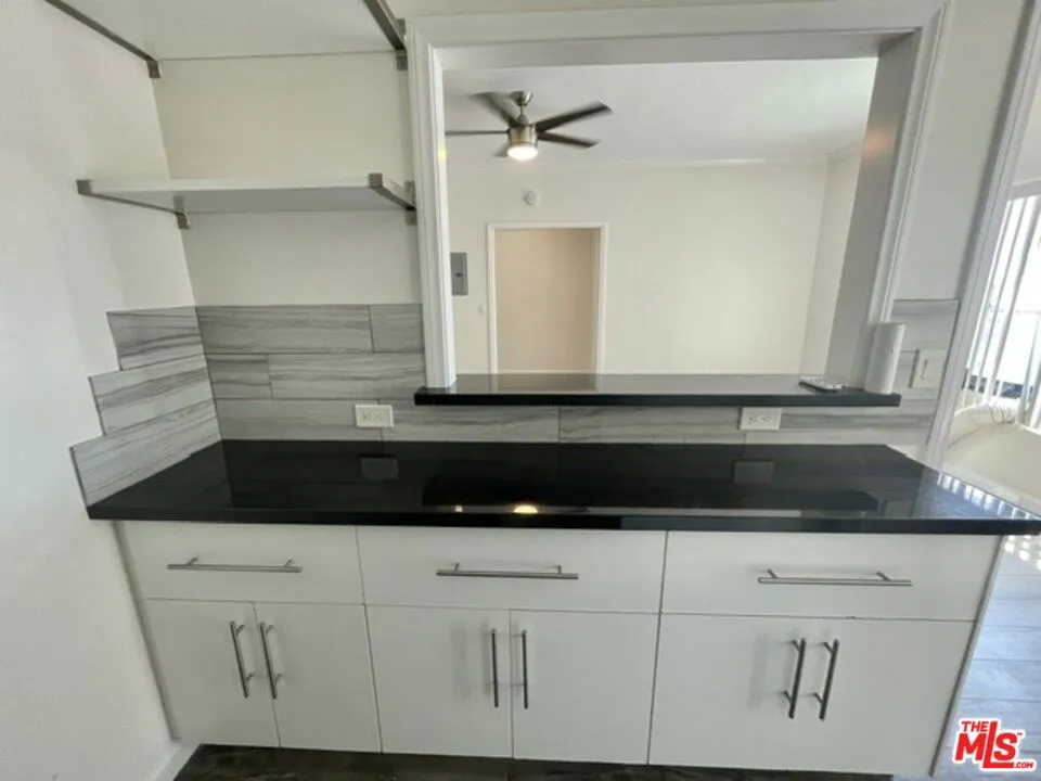 814 S Hobart Boulevard #404 Los Angeles, CA 90005