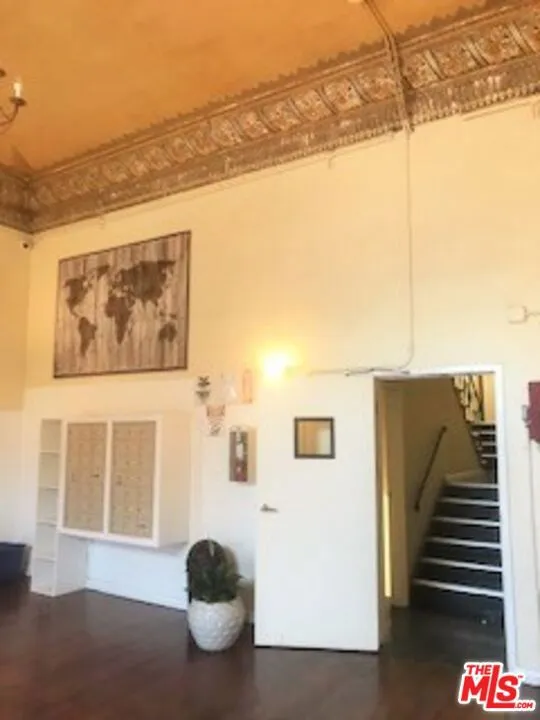 814 S Hobart Boulevard #404 Los Angeles, CA 90005
