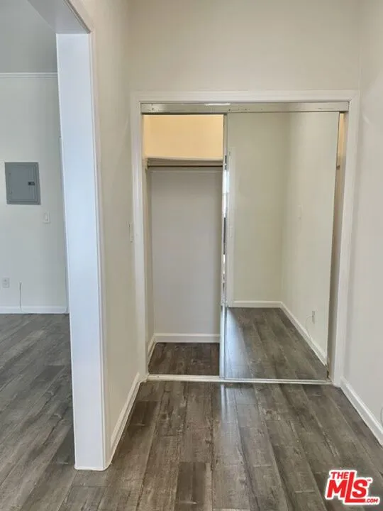814 S Hobart Boulevard #404 Los Angeles, CA 90005