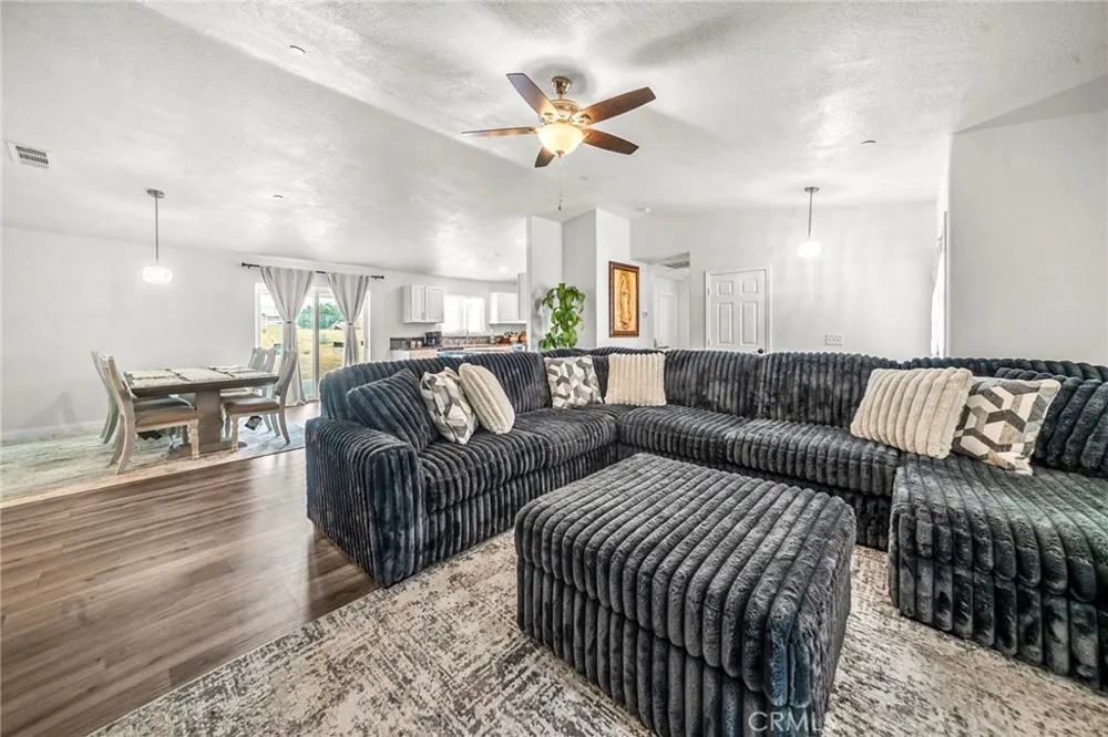 9570 Mescalero Phelan, CA 92371