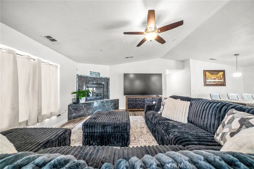 9570 Mescalero Phelan, CA 92371