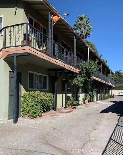 253 E Villa Street #6