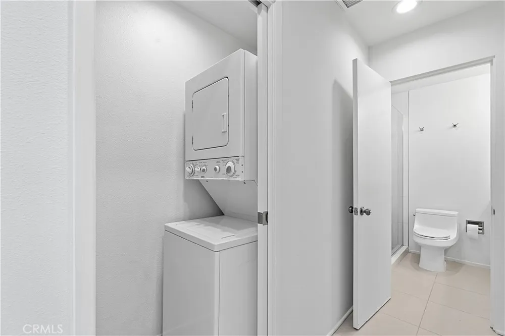 555 S Thornhill Road #4 Palm Springs, CA 92264