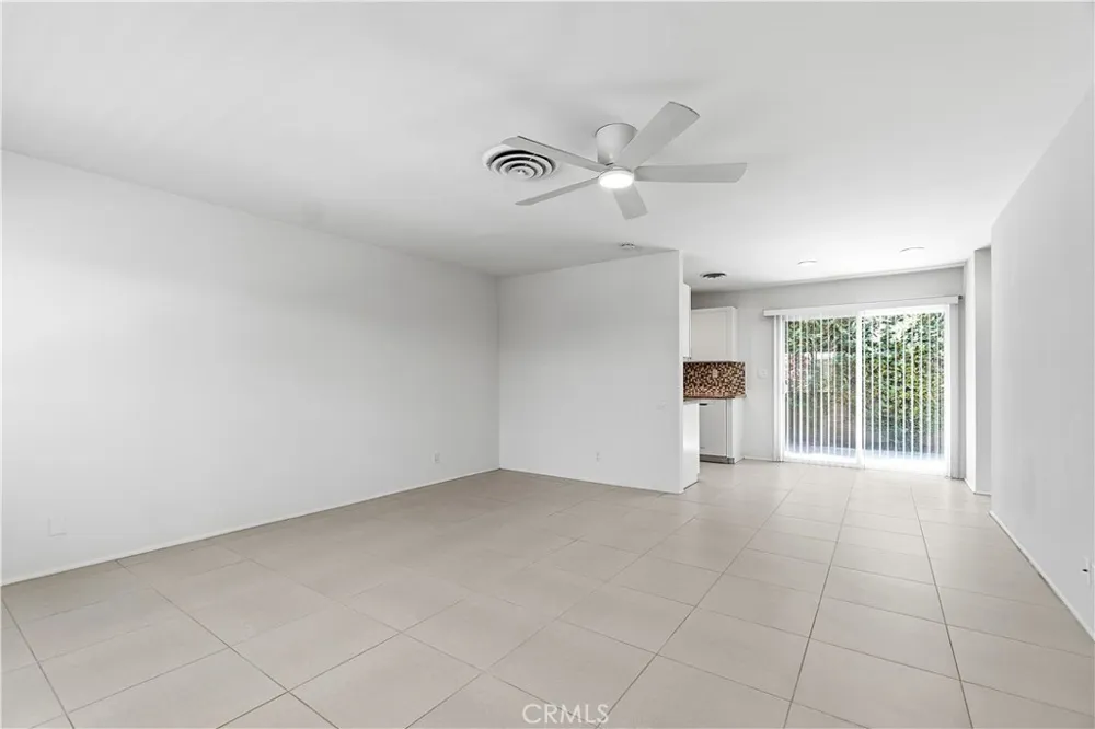 555 S Thornhill Road #4 Palm Springs, CA 92264