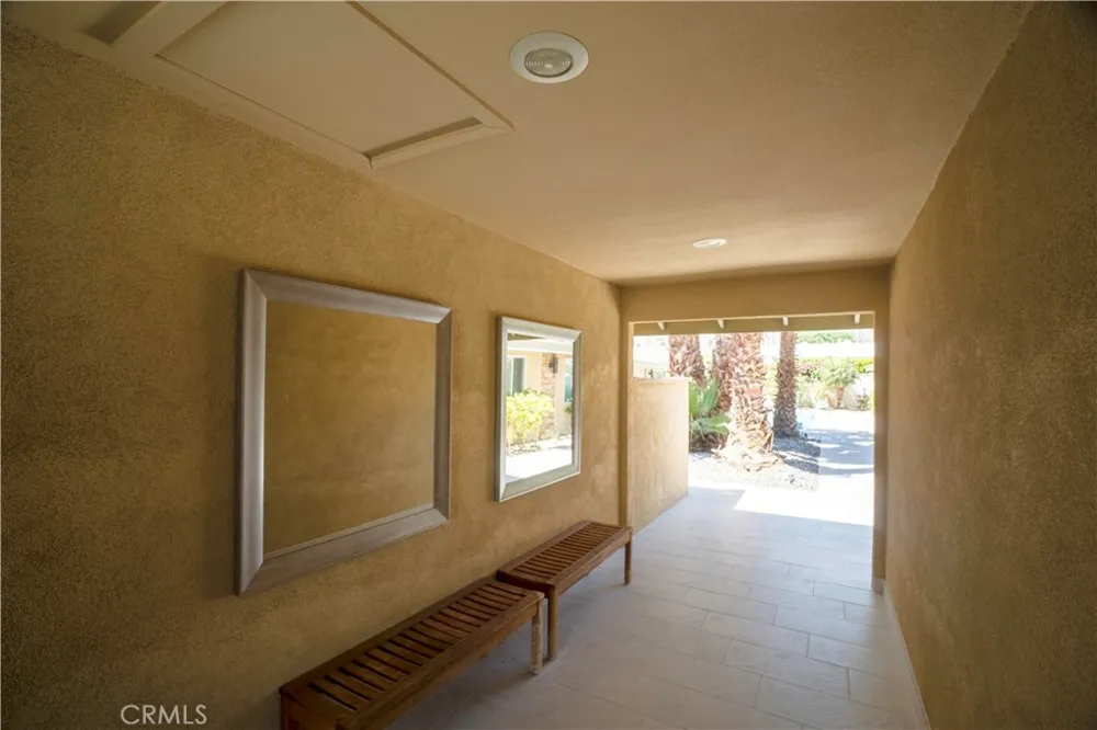 555 S Thornhill Road #4 Palm Springs, CA 92264