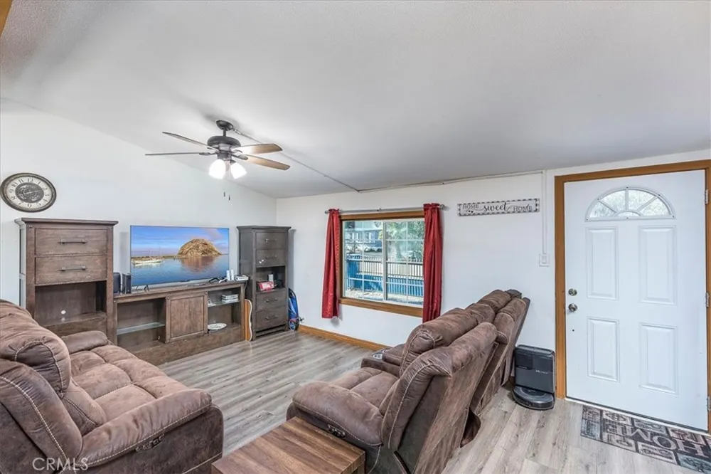 32812 Almond Tree Wildomar, CA 92595