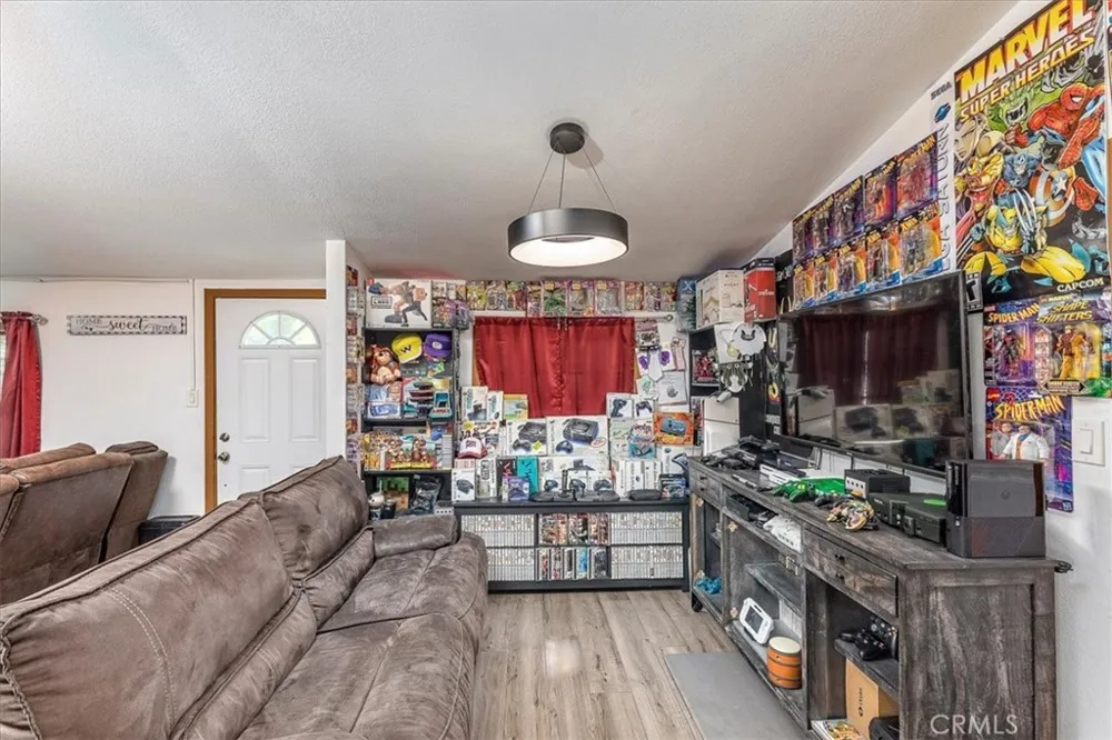 32812 Almond Tree Wildomar, CA 92595