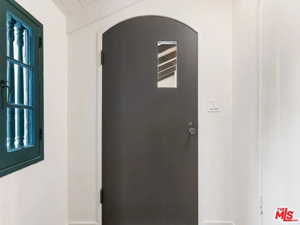 926 E Dryden Street Glendale, CA 91207
