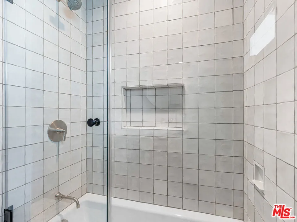 926 E Dryden Street Glendale, CA 91207