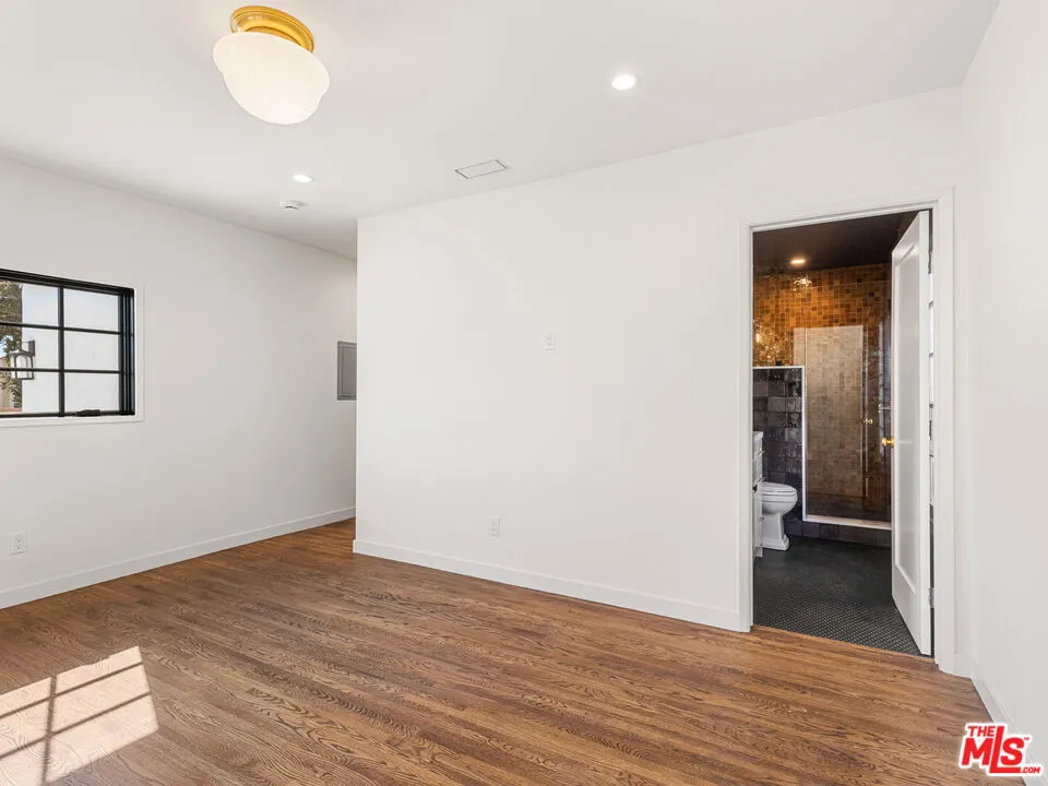 926 E Dryden Street Glendale, CA 91207