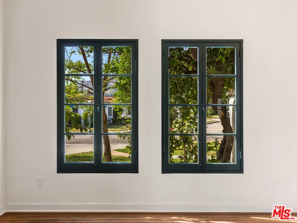 926 E Dryden Street Glendale, CA 91207