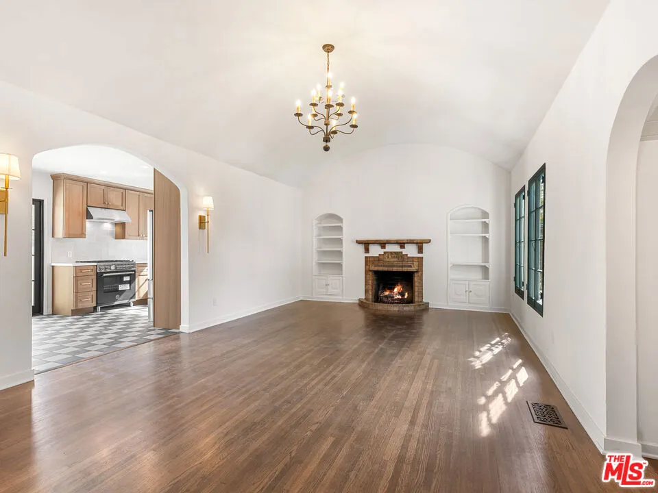 926 E Dryden Street Glendale, CA 91207