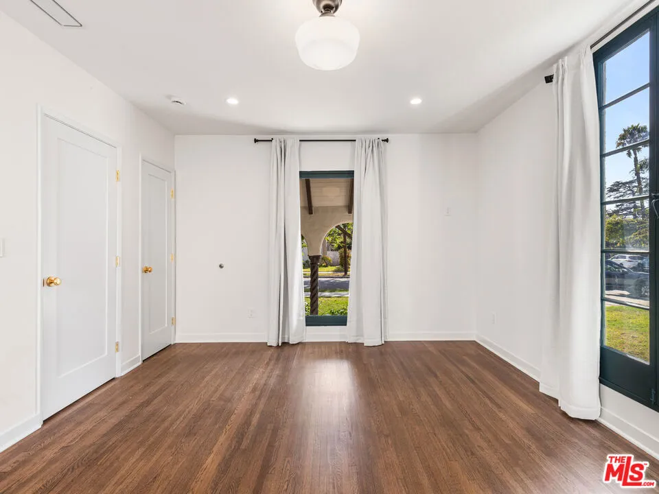 926 E Dryden Street Glendale, CA 91207