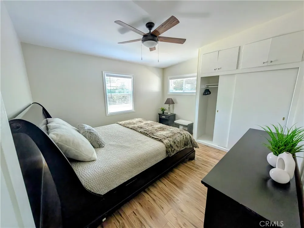 23130 Victory Woodland Hills, CA 91367