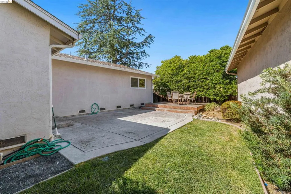 1363 Swallowtail Rd Concord, CA 94521