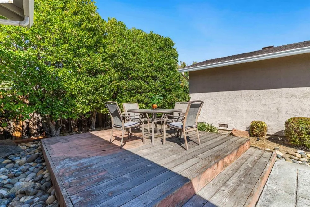 1363 Swallowtail Rd Concord, CA 94521