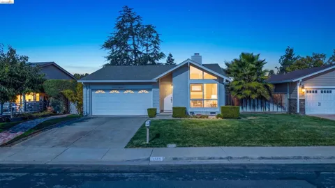 1363 Swallowtail Rd