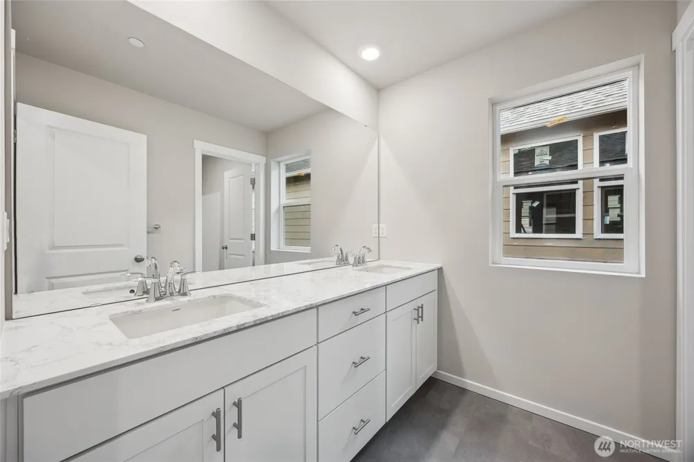 5225 S 328th Street #32 Auburn, WA 98001