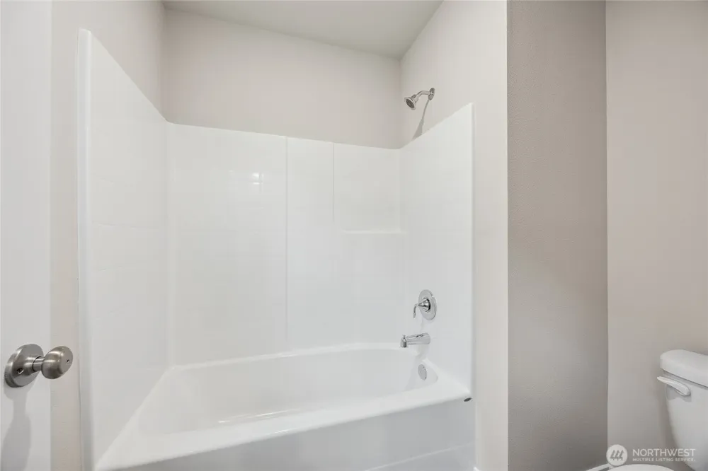 5225 S 328th Street #32 Auburn, WA 98001