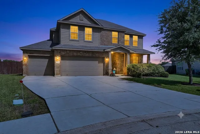 15950 Cardinal Pt Selma, TX 78154