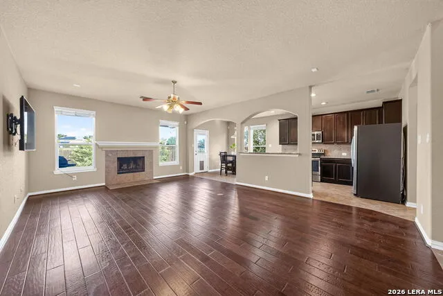 15950 Cardinal Pt Selma, TX 78154