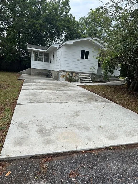 8137 SW NELSON DR DRIVE SW Covington, GA 30014