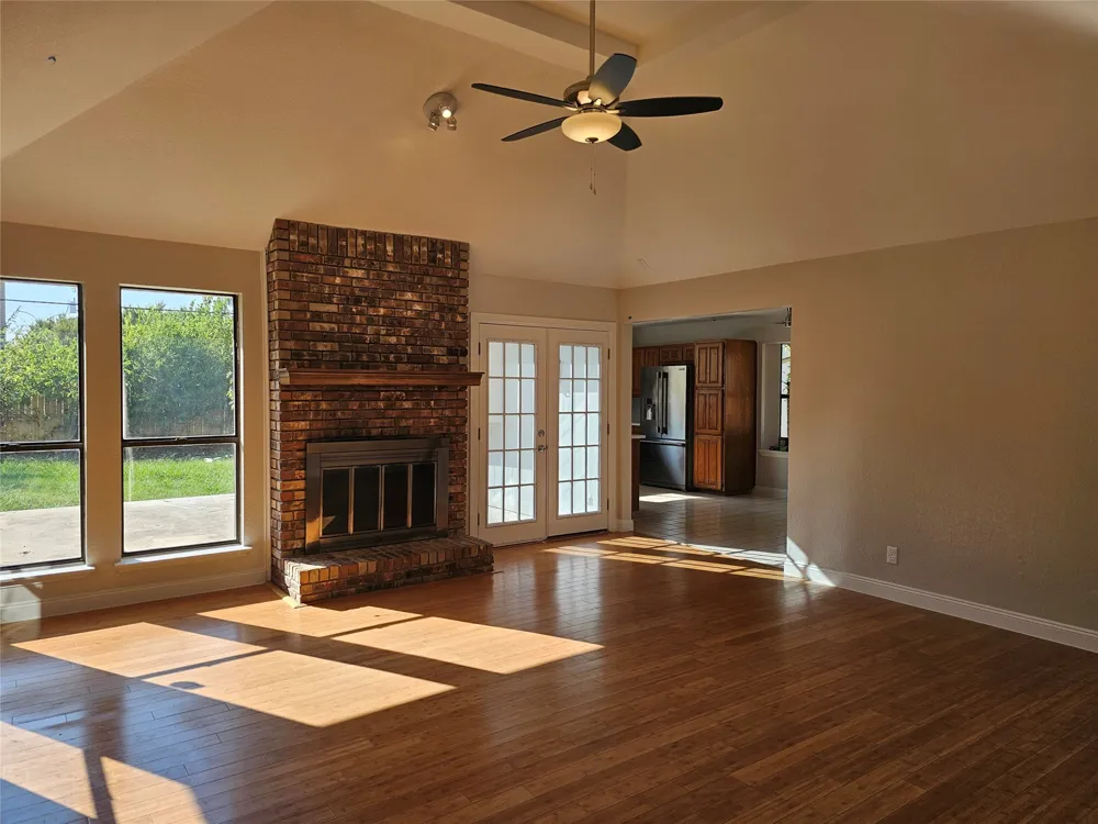 6300 Brownlee Lane Arlington, TX 76018