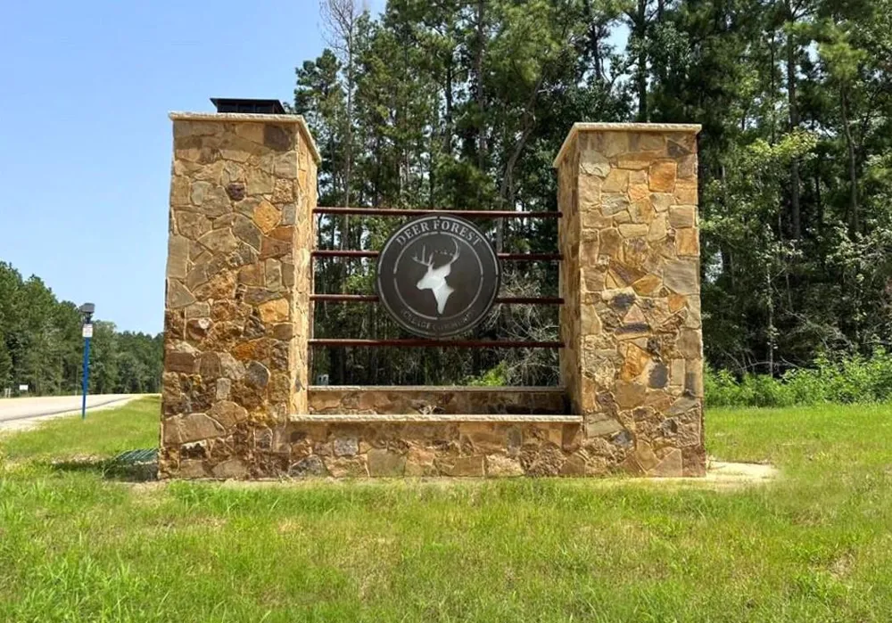 30 Coyote Run Willis, TX 77378