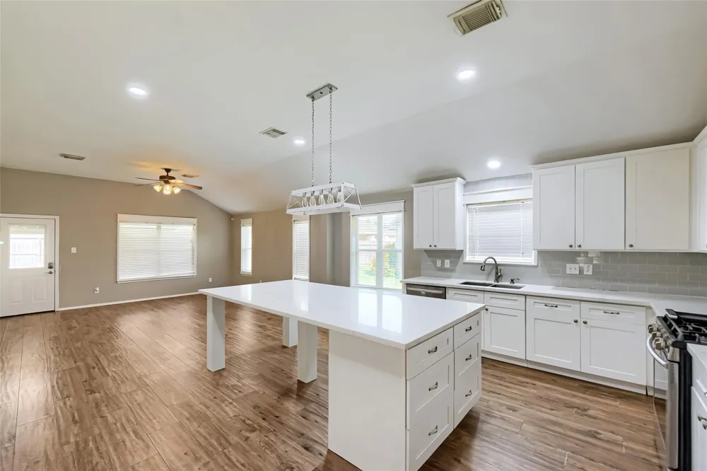 2402 Comal Drive Deer Park, TX 77536