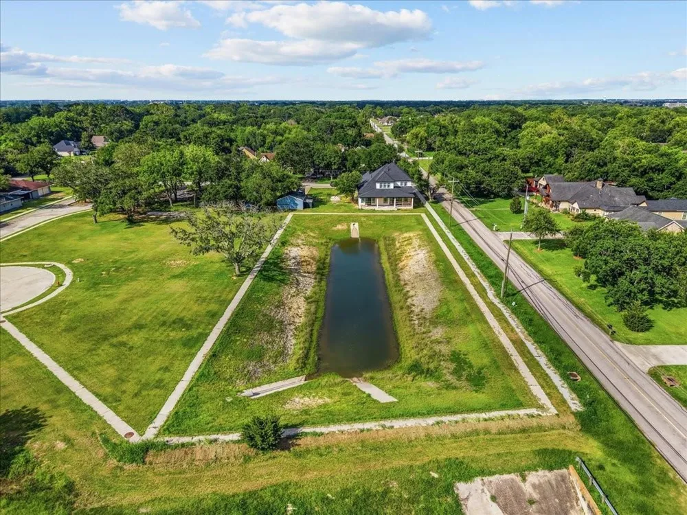 612 Acorn Creek Way League City, TX 77573