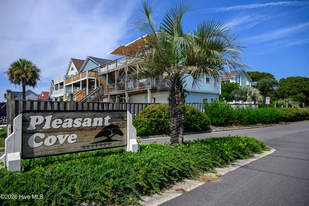 34 Oak Court Surf City, NC 28445