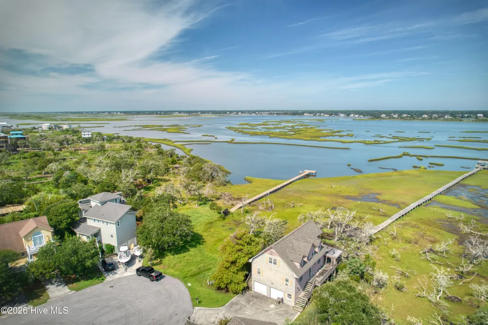 34 Oak Court Surf City, NC 28445