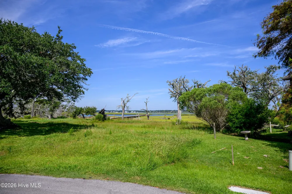 34 Oak Court Surf City, NC 28445