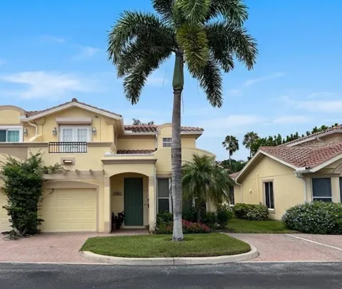 1140 BEACHCOMBER COURT #11