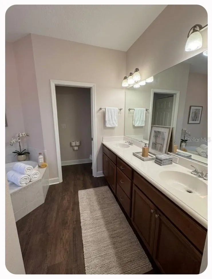 1140 BEACHCOMBER COURT #11 Osprey, FL 34229