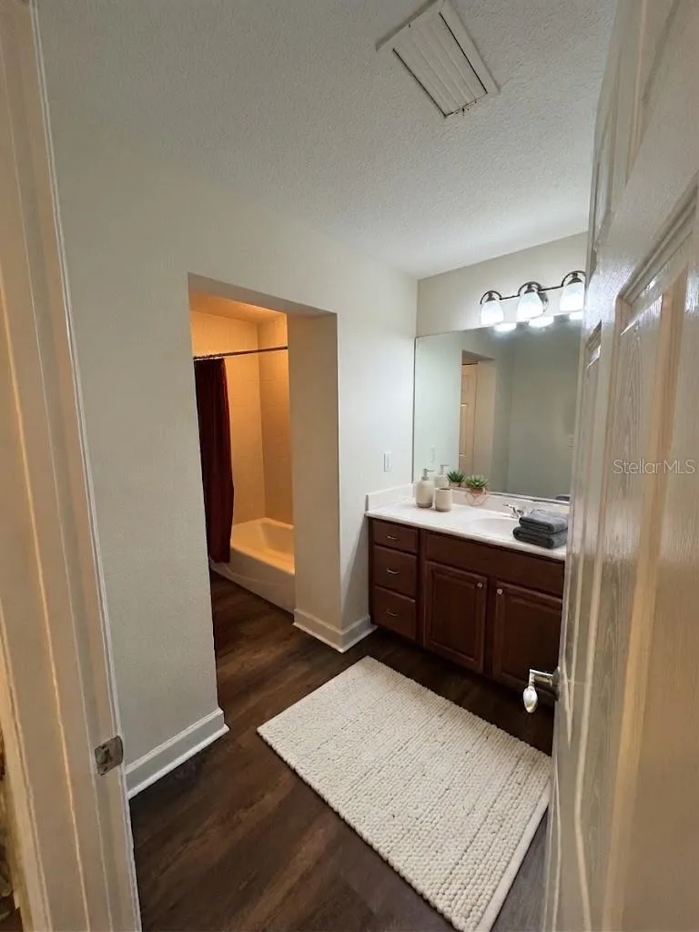 1140 BEACHCOMBER COURT #11 Osprey, FL 34229