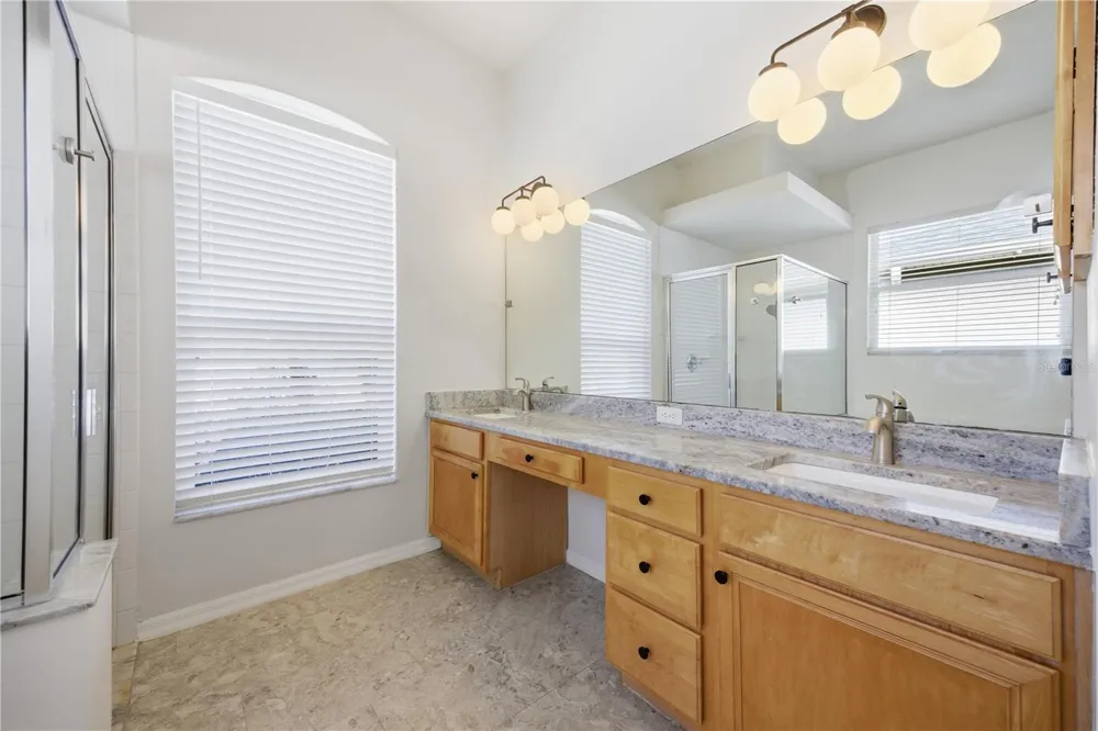 3209 PARTRIDGE POINT TRAIL Valrico, FL 33596