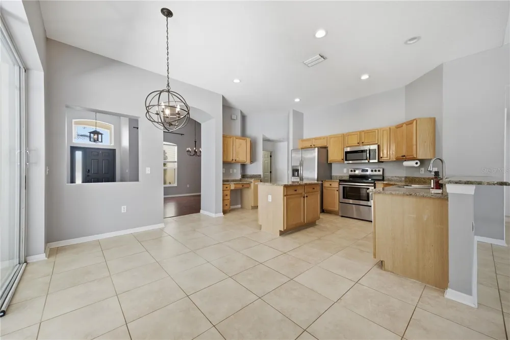 3209 PARTRIDGE POINT TRAIL Valrico, FL 33596