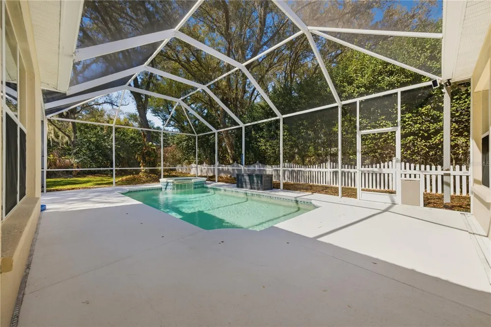 3209 PARTRIDGE POINT TRAIL Valrico, FL 33596