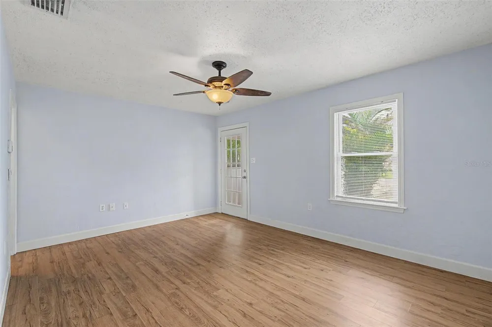 3208 W HARTNETT AVENUE Tampa, FL 33611