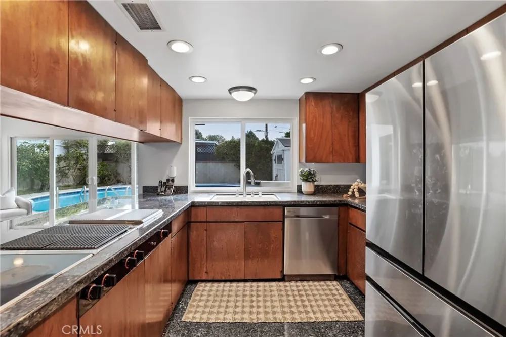 388 Flint Avenue Long Beach, CA 90814