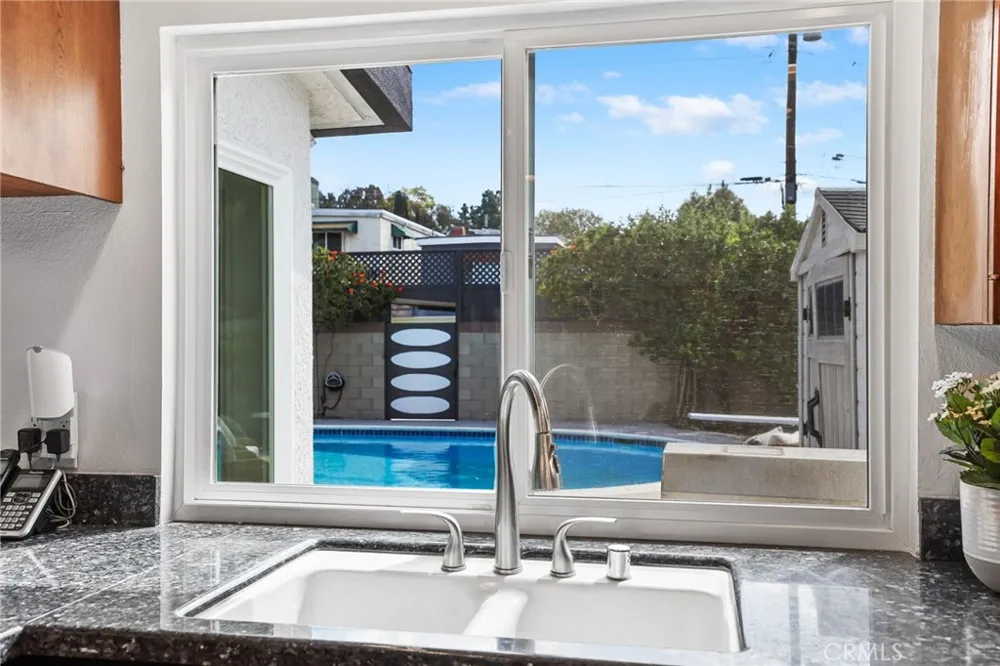 388 Flint Avenue Long Beach, CA 90814