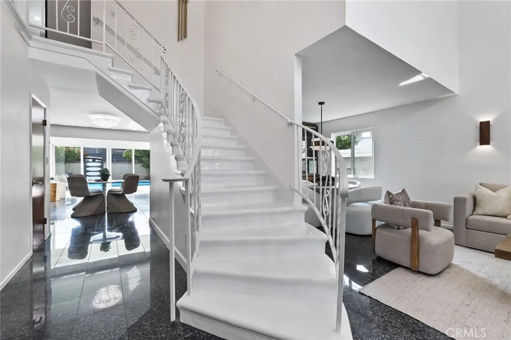 388 Flint Avenue Long Beach, CA 90814