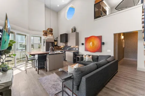 525 11Th Avenue #1512
