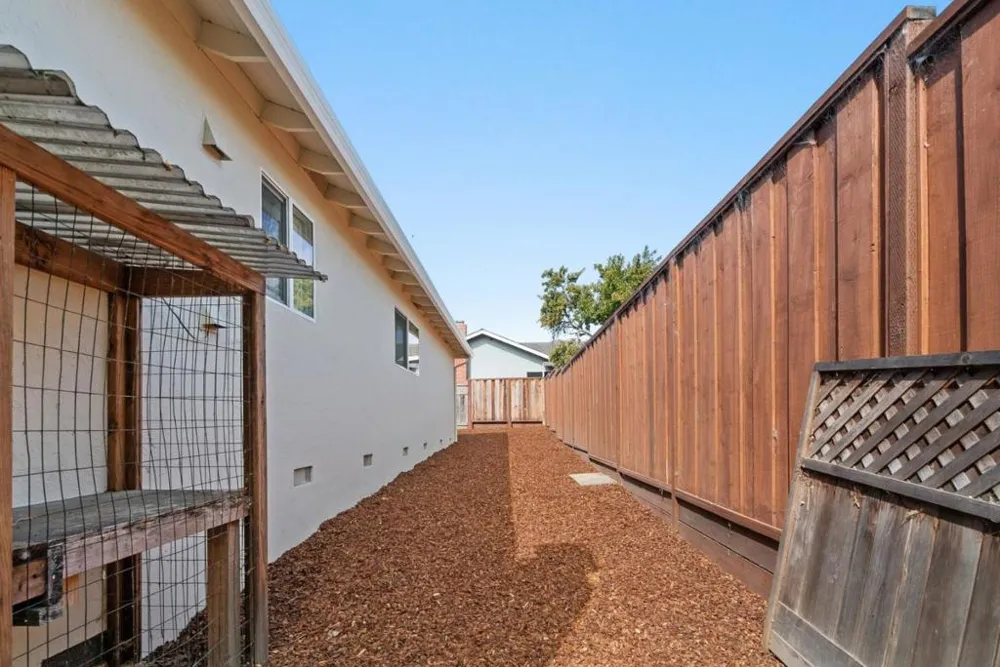 1435 Eastcrest Court Santa Cruz, CA 95062